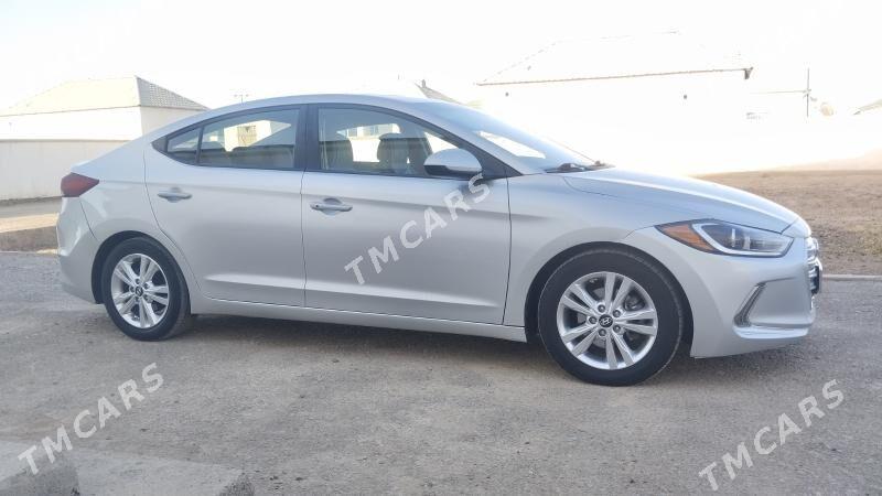 Hyundai Elantra 2018 - 210 000 TMT - Бабадайхан - img 4