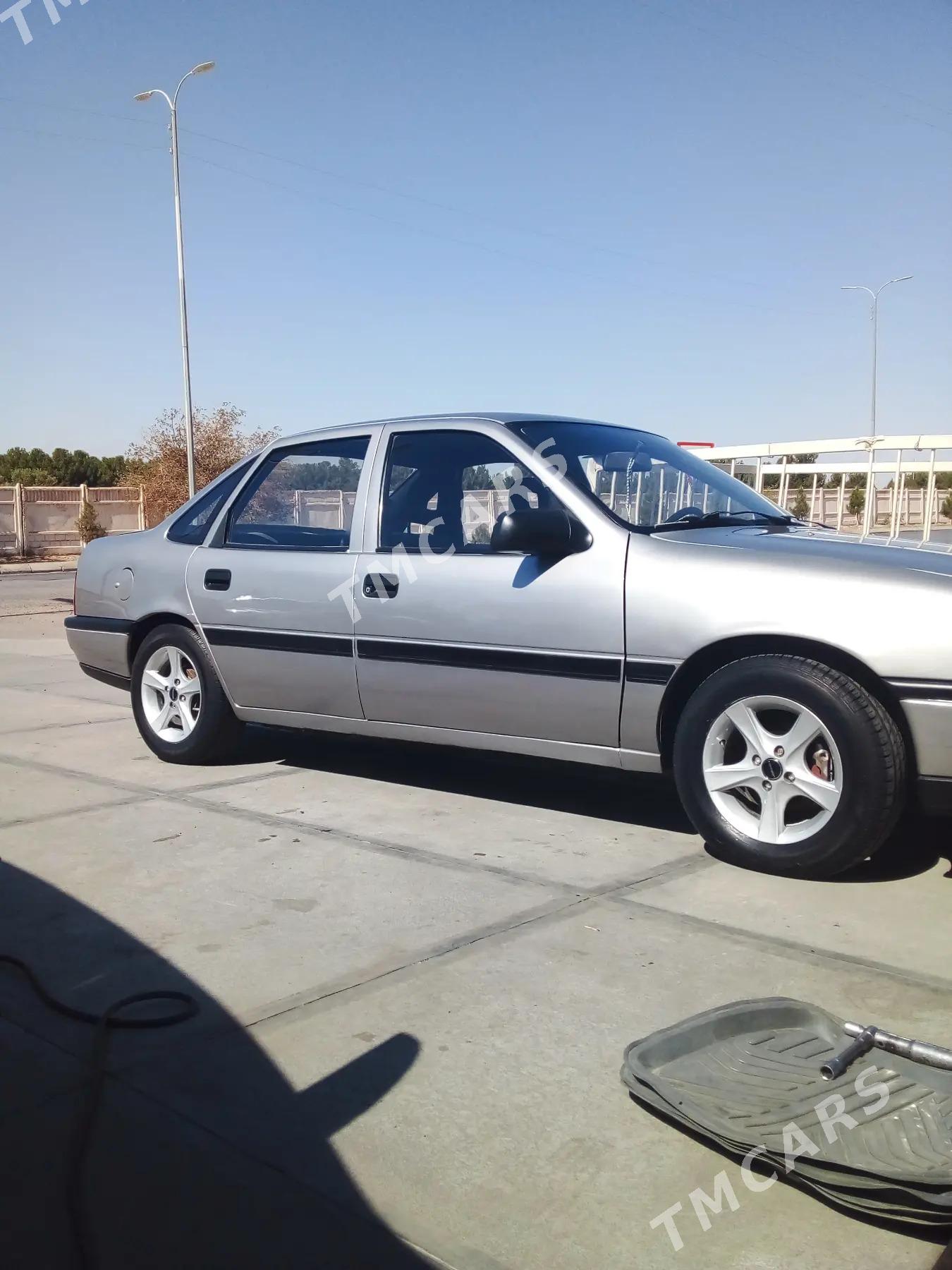 Opel Vectra 1990 - 29 000 TMT - Мары - img 3