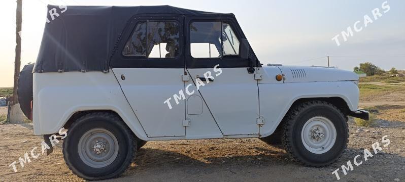 UAZ 469 1993 - 30 000 TMT - Ak bugdaý etraby - img 3