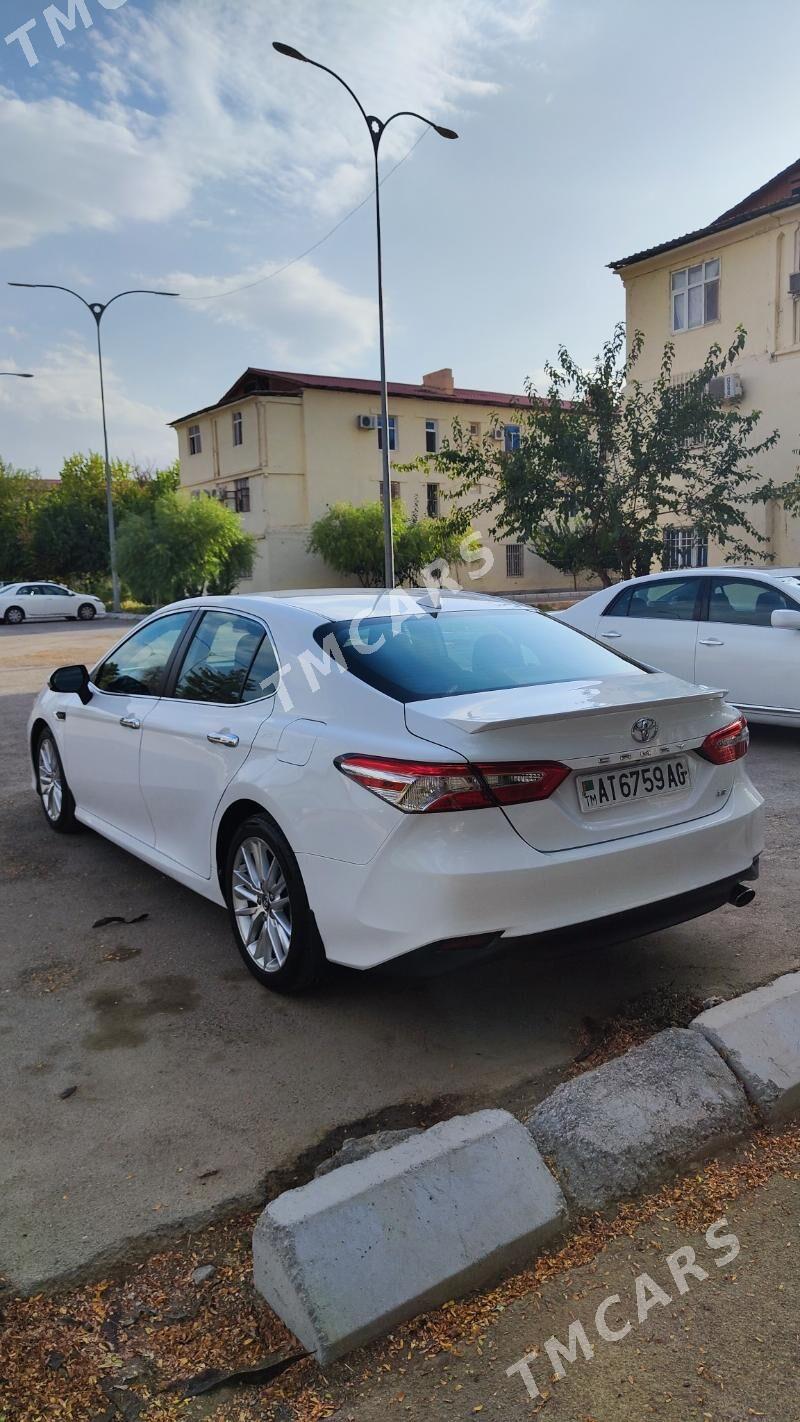 Toyota Camry 2019 - 290 000 TMT - 30 мкр - img 3