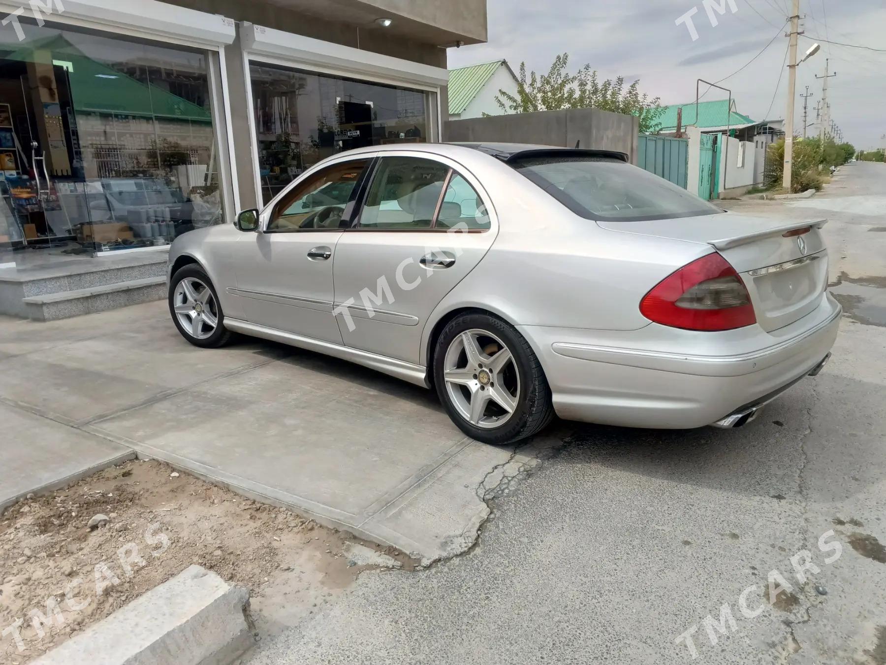 Mercedes-Benz E320 2005 - 150 000 TMT - Бузмеин - img 6