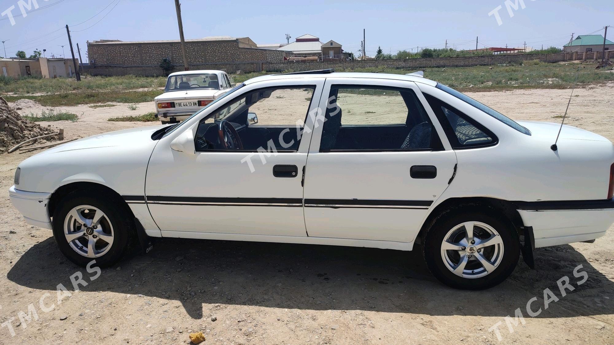 Opel Vectra 1990 - 16 000 TMT - Hazar - img 3