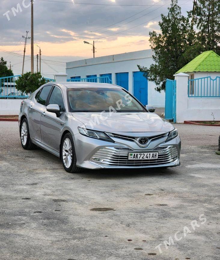 Toyota Camry 2018 - 257 000 TMT - Бахарден - img 3