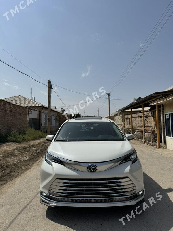 Toyota Sienna 2021 - 700 000 TMT - Мары - img 2