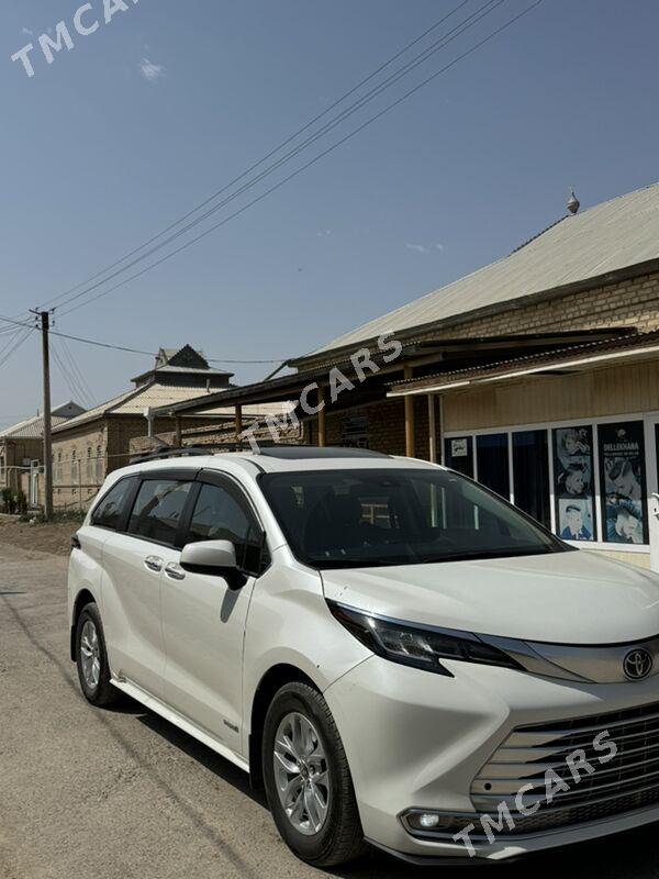 Toyota Sienna 2021 - 700 000 TMT - Мары - img 7