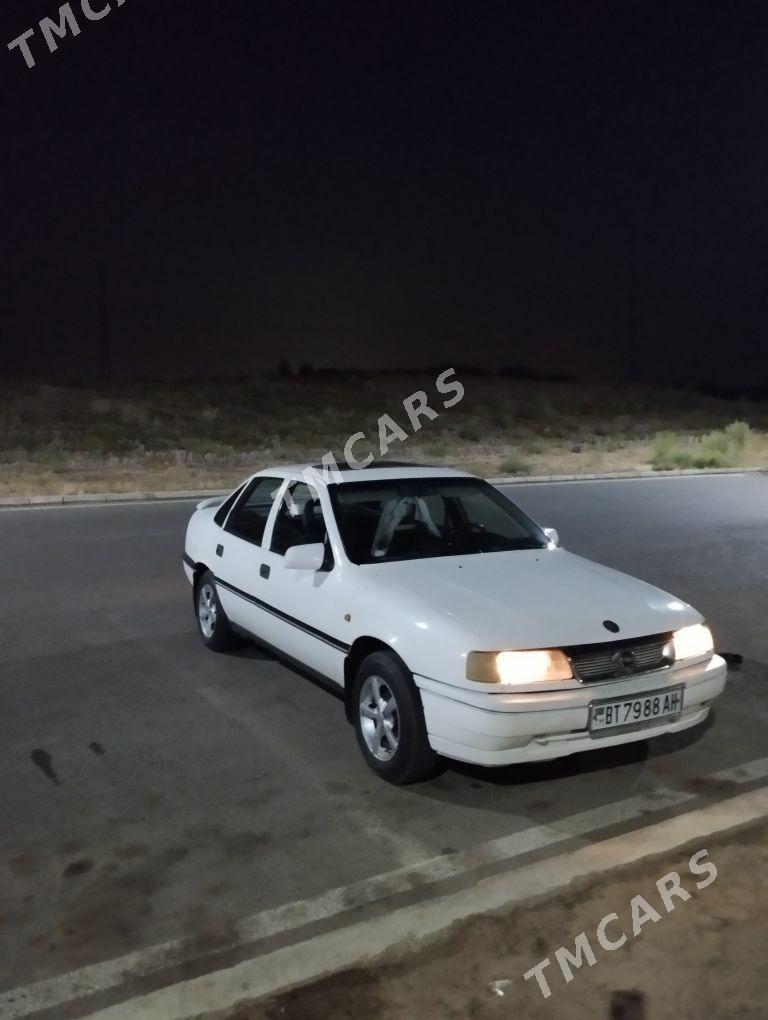 Opel Vectra 1992 - 32 000 TMT - Tejen - img 3