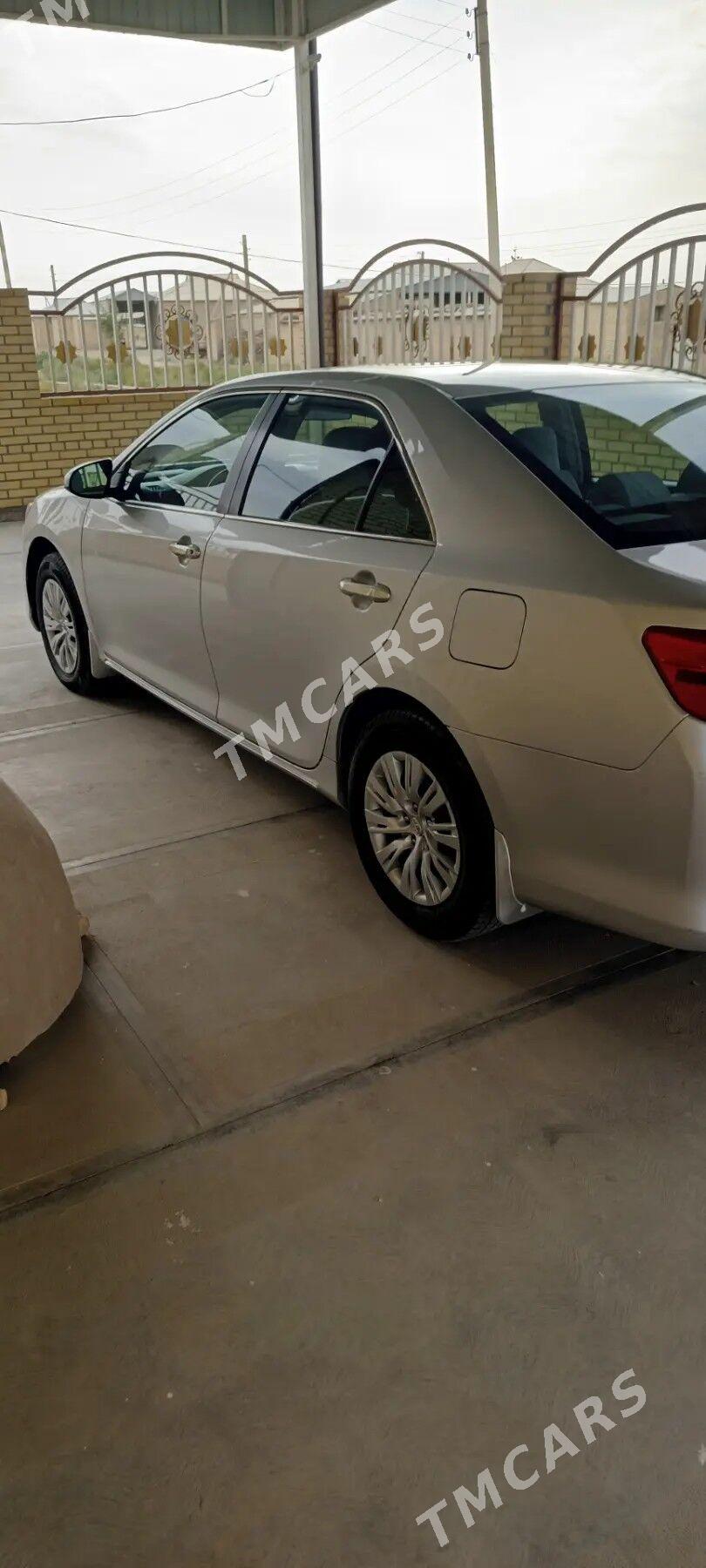 Toyota Camry 2013 - 170 000 TMT - Мургап - img 2