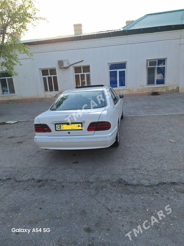 Mercedes-Benz C320 2001 - 115 000 TMT - Balkanabat - img 5