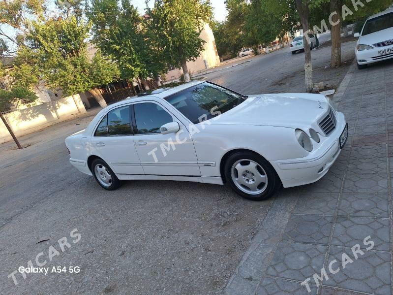 Mercedes-Benz C320 2001 - 115 000 TMT - Балканабат - img 3