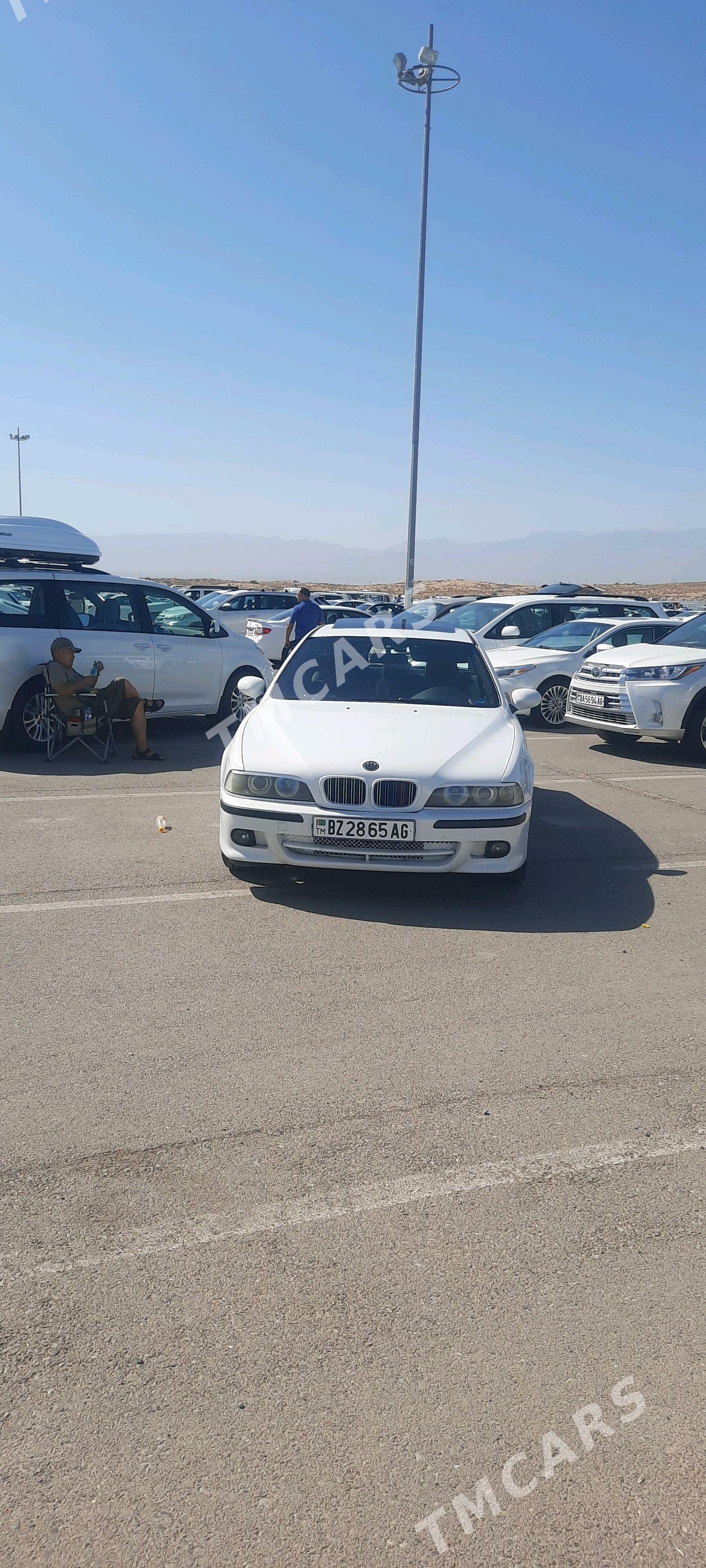 BMW E39 2003 - 125 000 TMT - Aşgabat - img 3