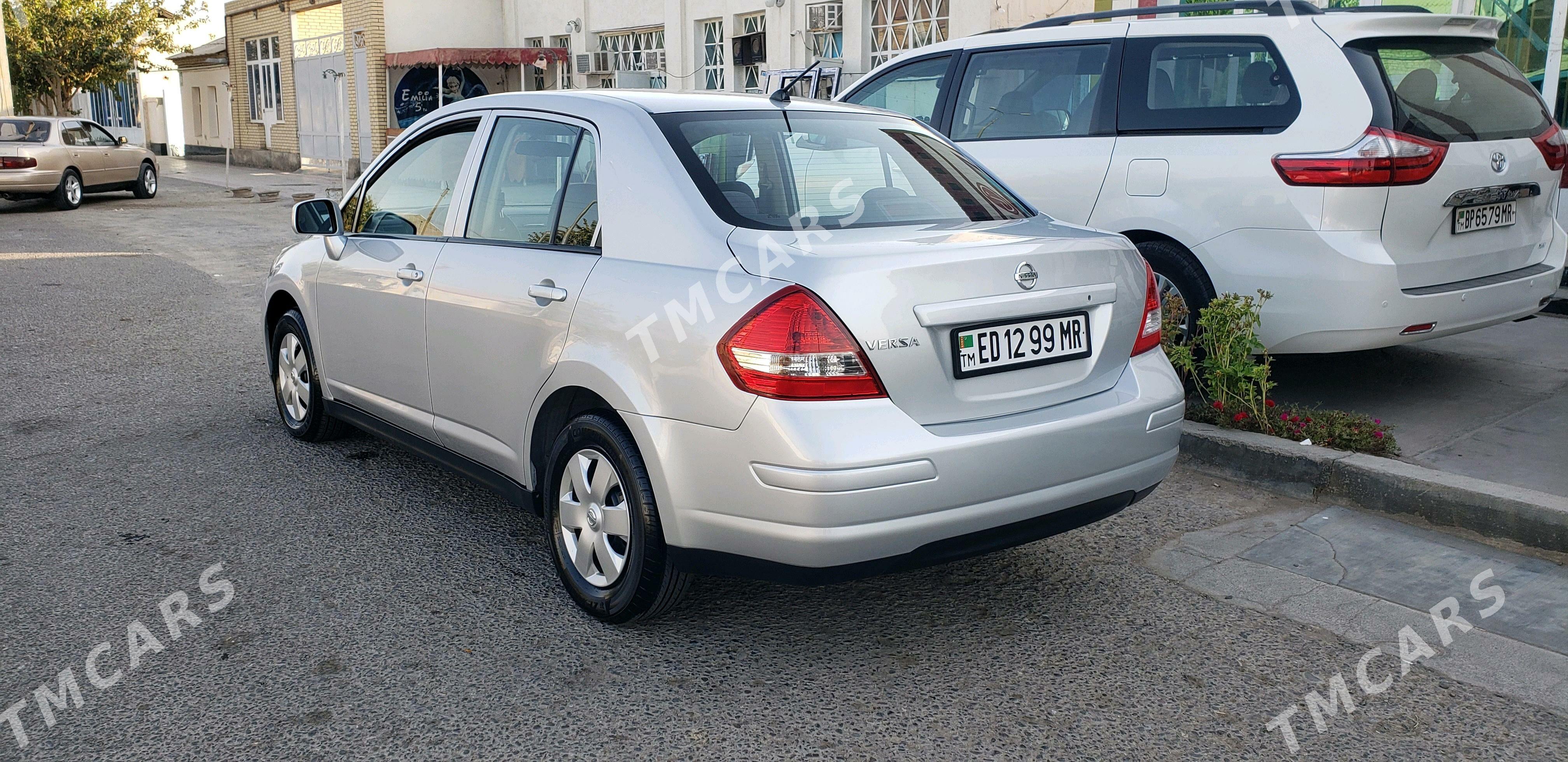 Nissan Versa 2009 - 87 000 TMT - Байрамали - img 4