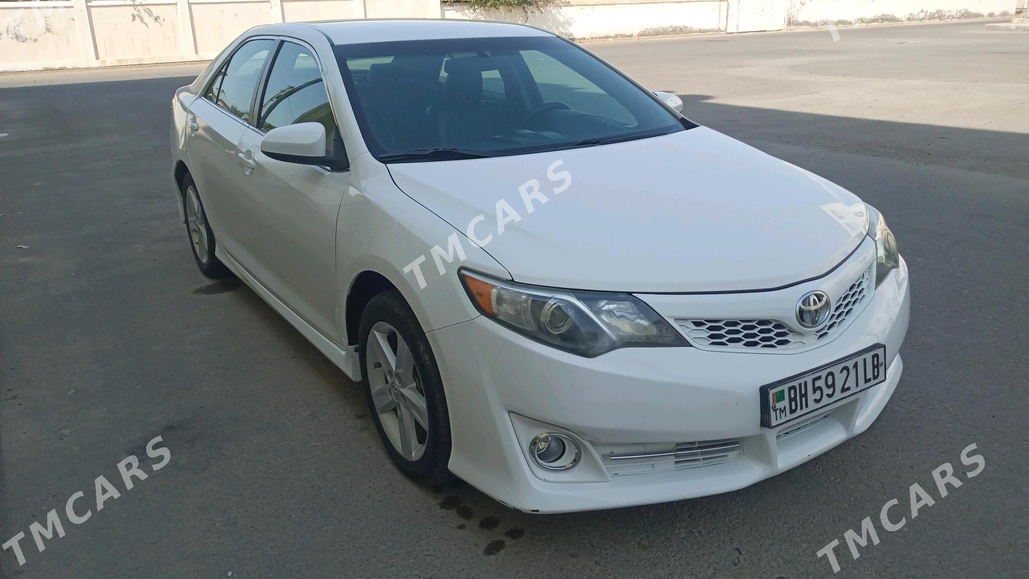 Toyota Camry 2014 - 235 000 TMT - Мары - img 5