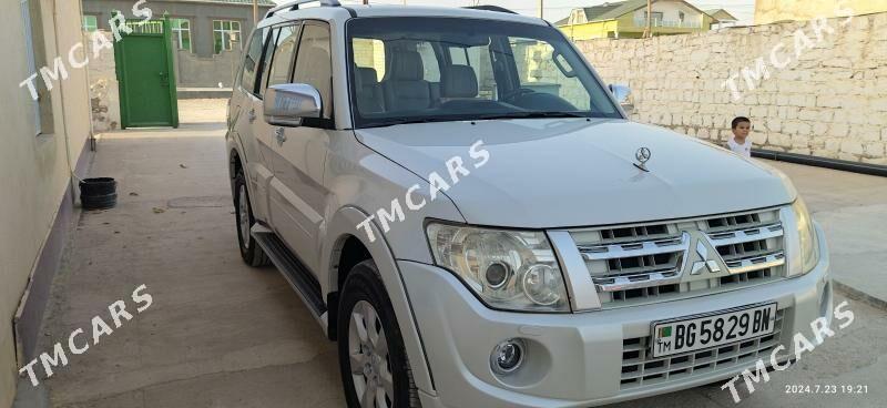 Mitsubishi Pajero 2012 - 230 000 TMT - Балканабат - img 2