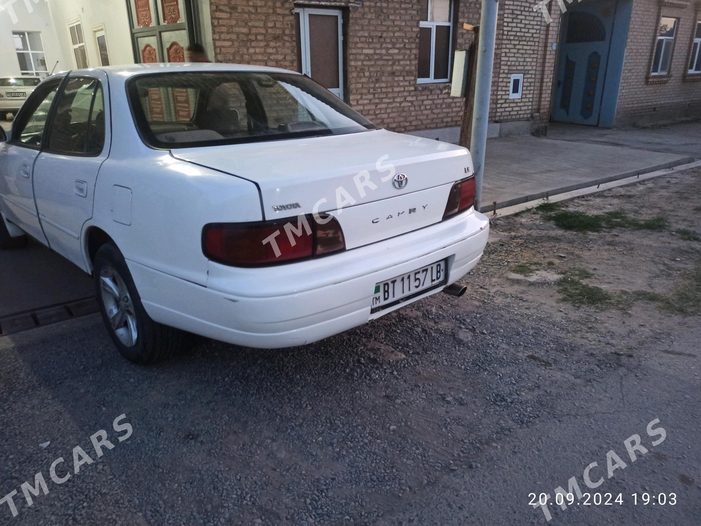 Toyota Camry 1995 - 50 000 TMT - Сакар - img 2