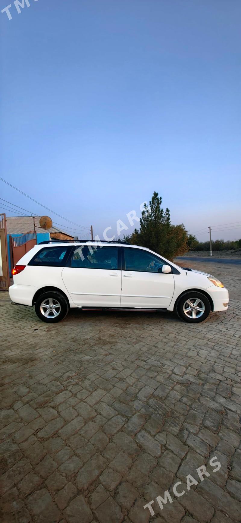 Toyota Sienna 2005 - 165 000 TMT - Мары - img 3