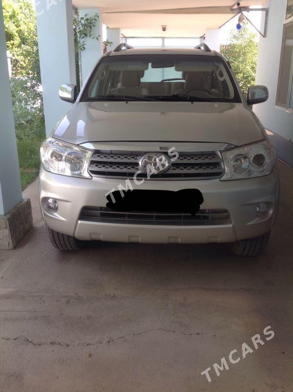 Toyota Fortuner 2010 - 255 000 TMT - Türkmenabat - img 3