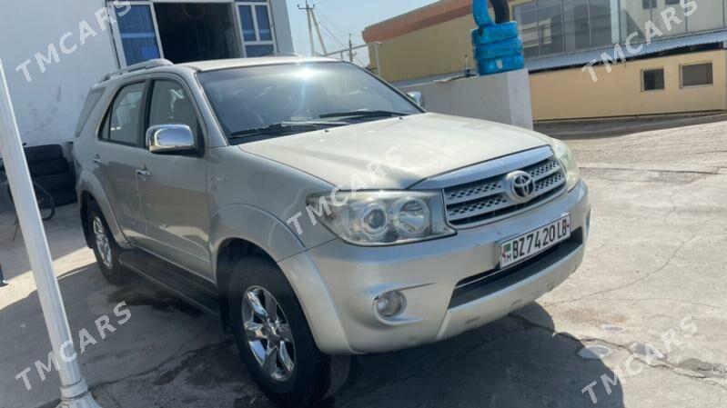 Toyota Fortuner 2009 - 220 000 TMT - Türkmenabat - img 5