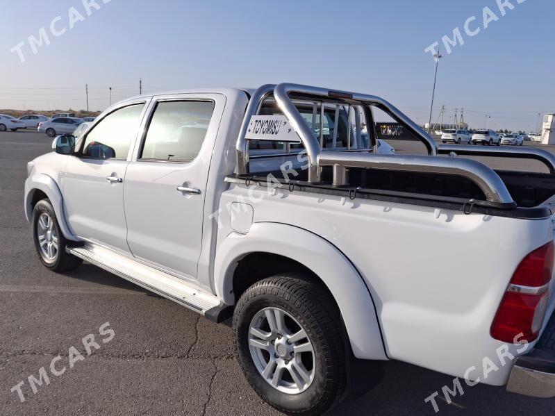 Toyota Hilux 2012 - 265 000 TMT - Балканабат - img 2