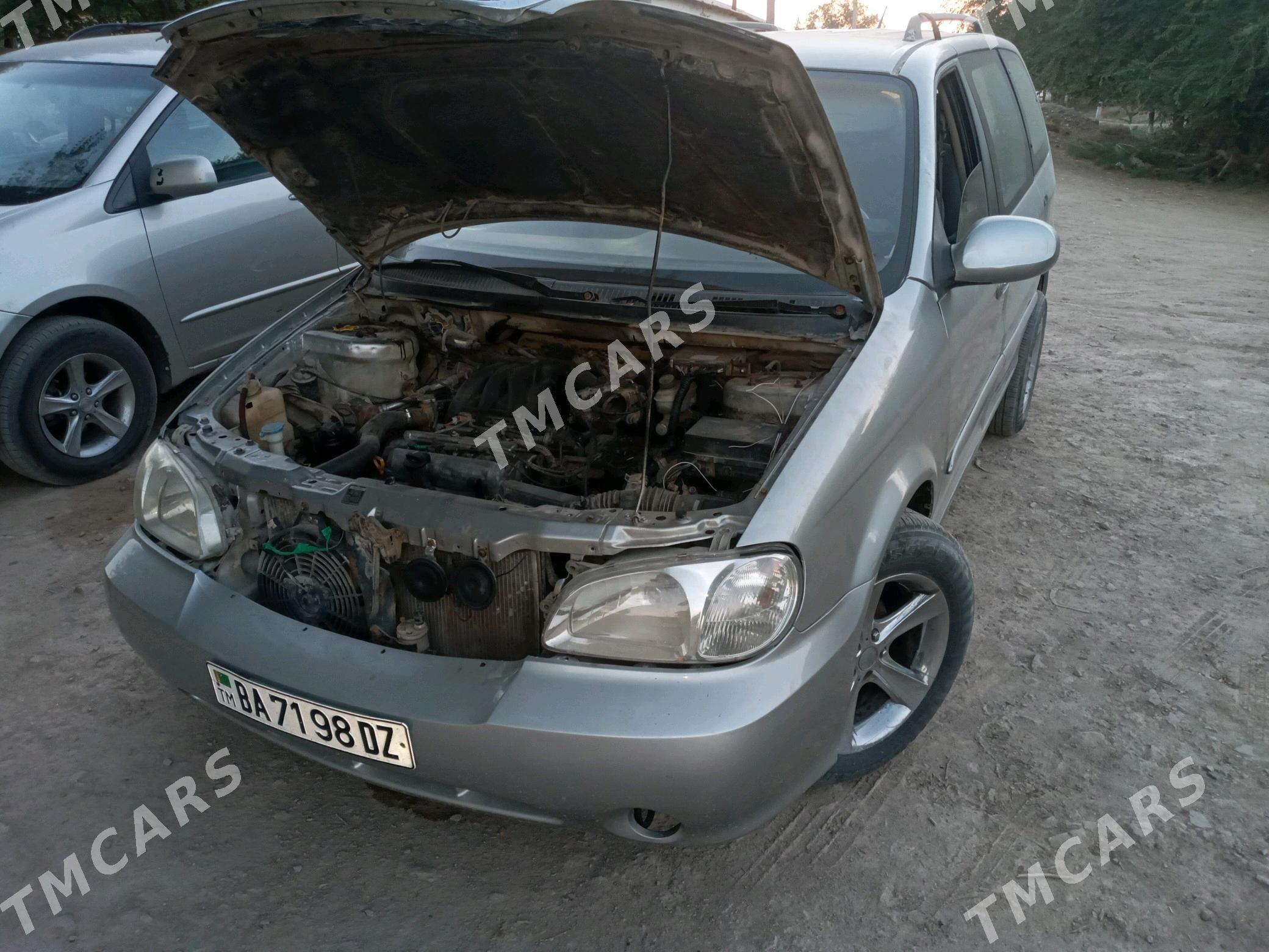 Kia Carnival 2001 - 30 000 TMT - Болдумсаз - img 2