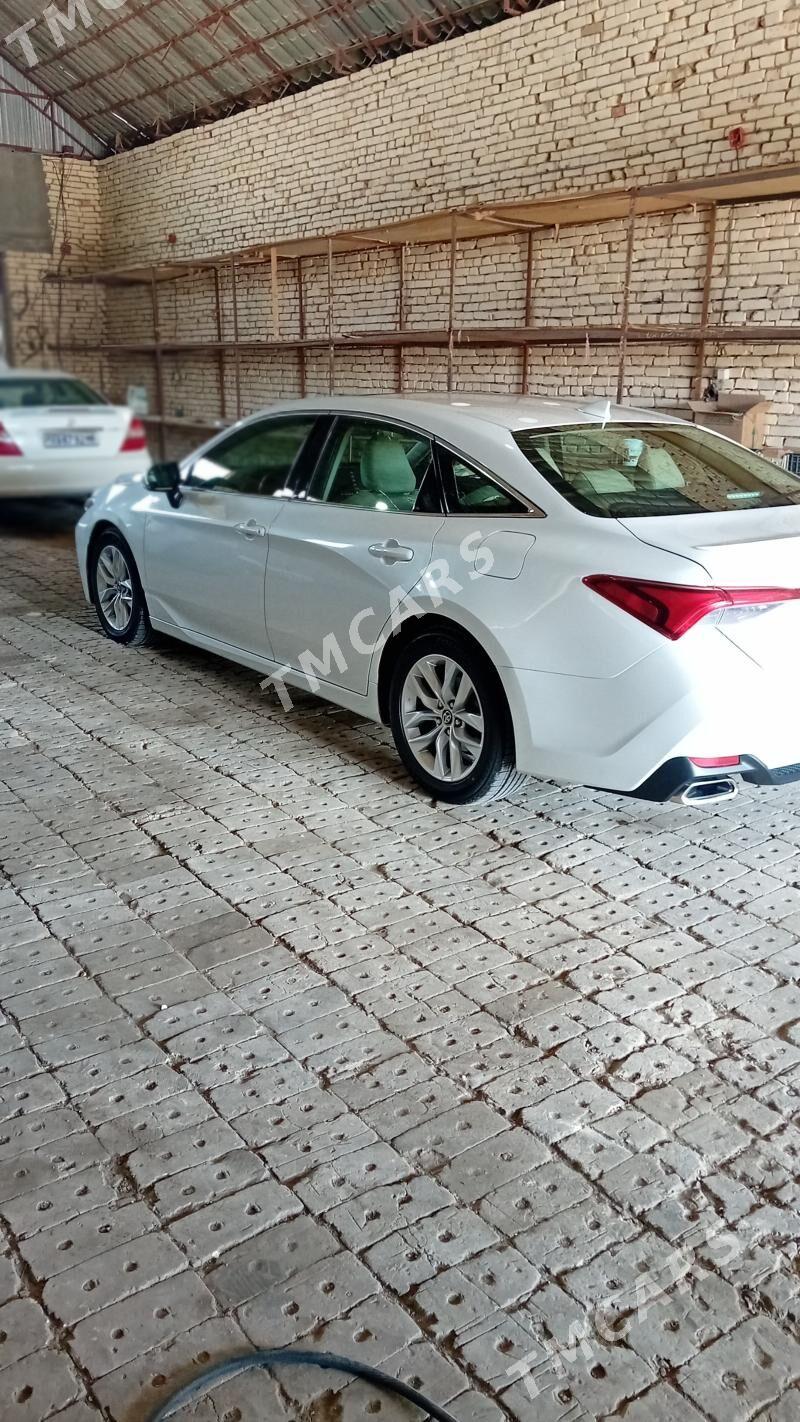 Toyota Avalon 2019 - 450 000 TMT - Baýramaly - img 3