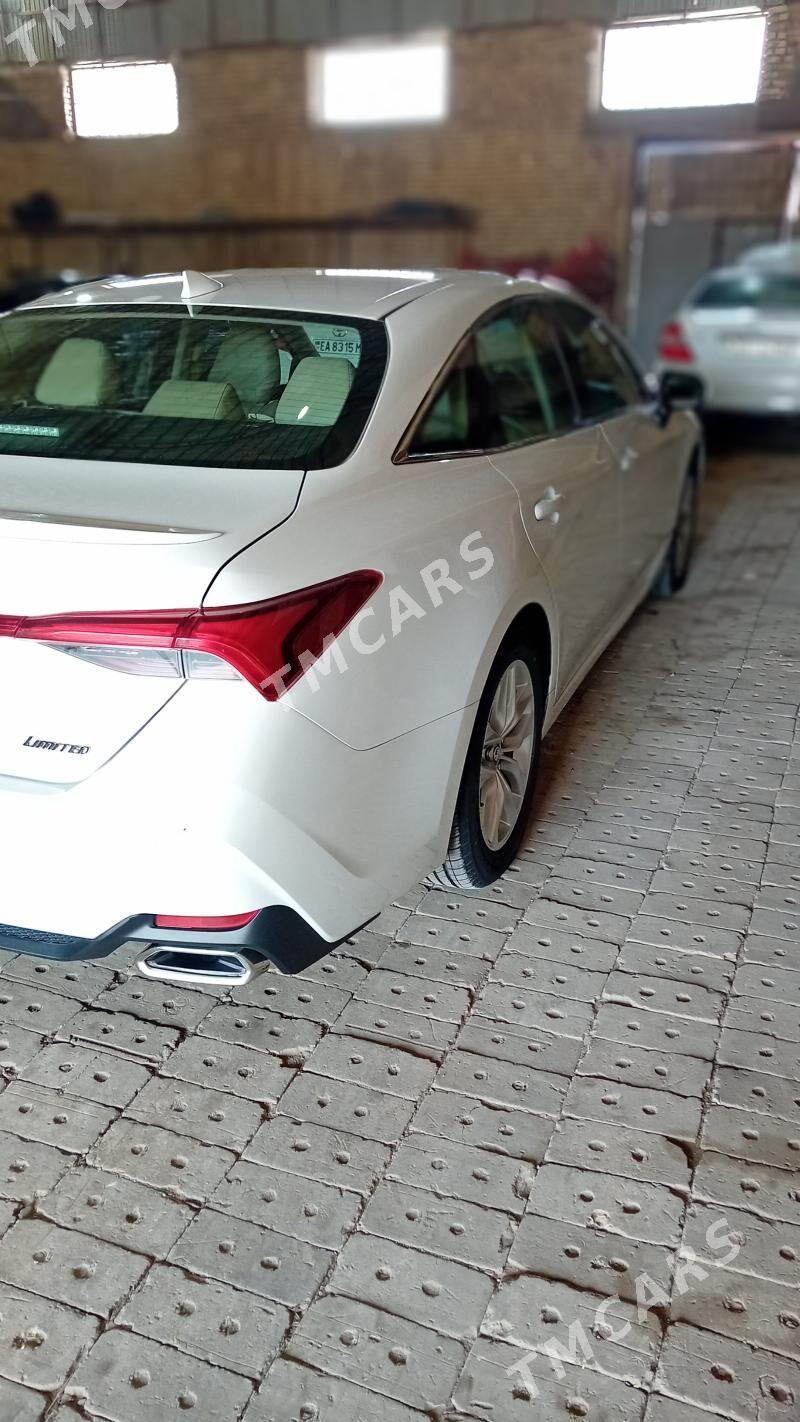 Toyota Avalon 2019 - 450 000 TMT - Baýramaly - img 4