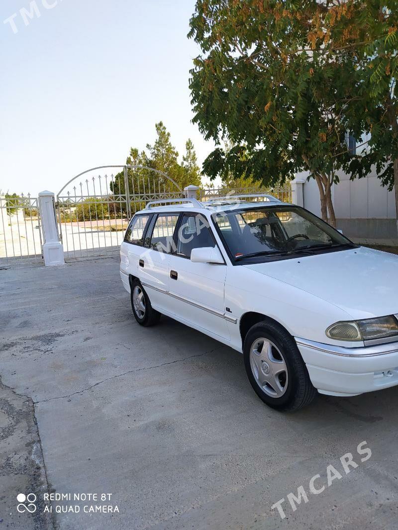 Opel Astra 1992 - 36 000 TMT - Сакар - img 4