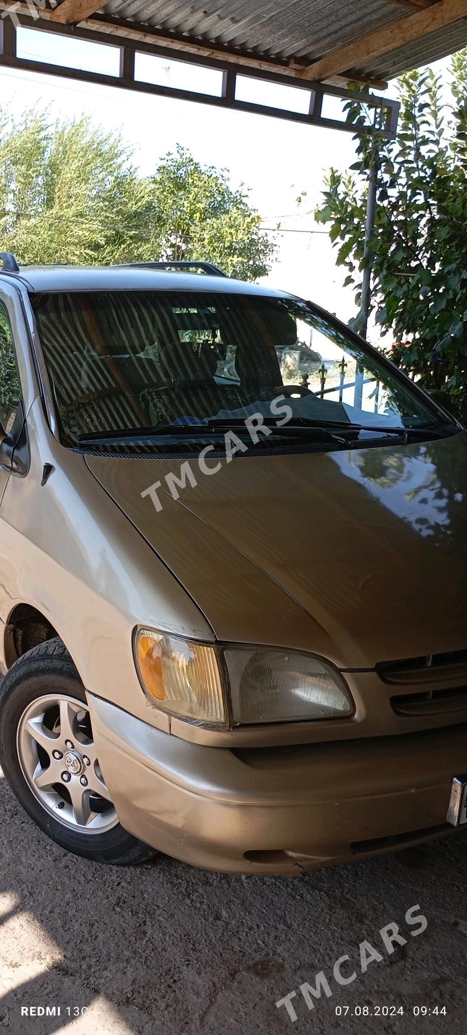 Toyota Sienna 1998 - 95 000 TMT - Рухубелентский этрап - img 2