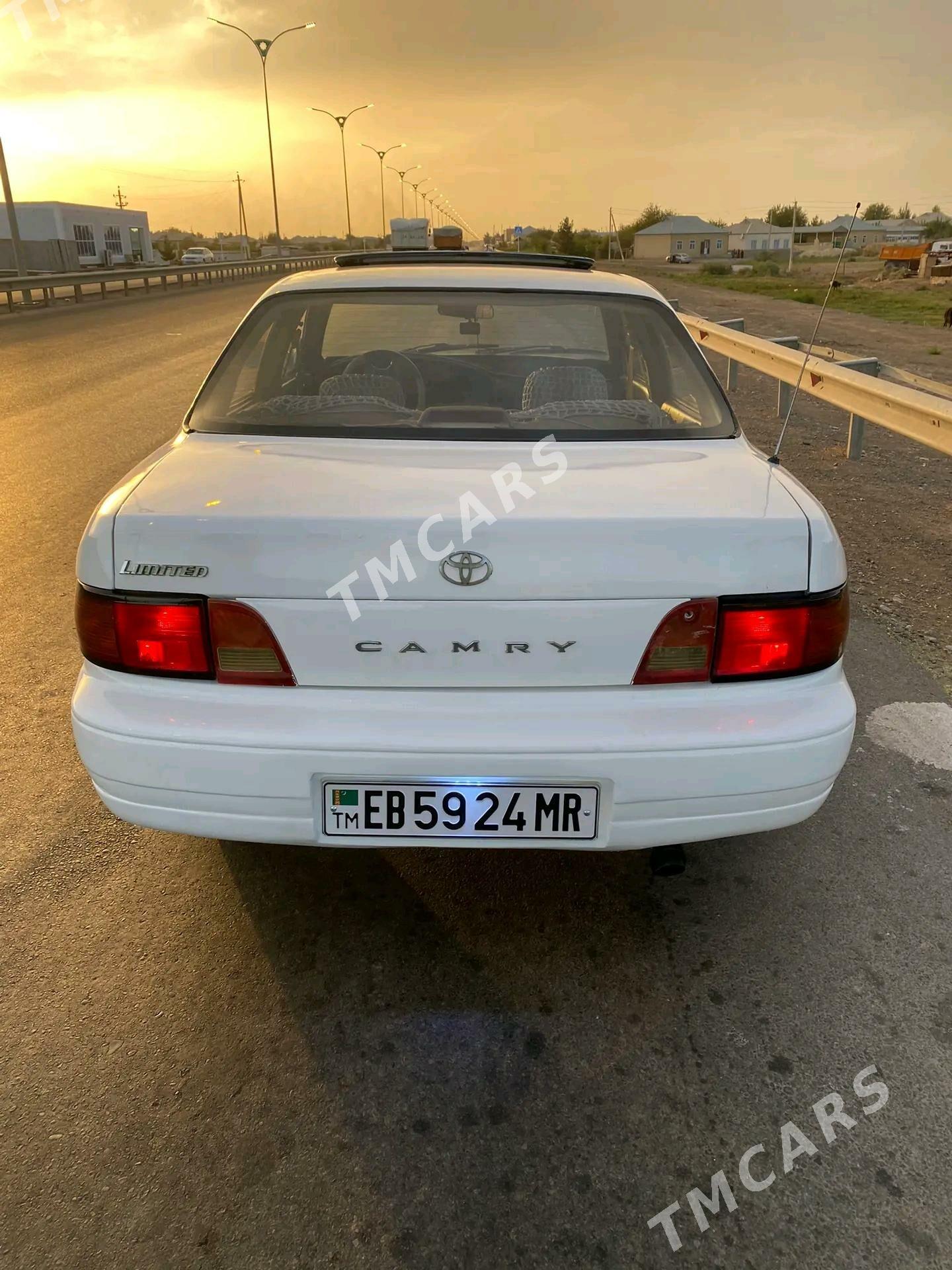 Toyota Camry 1995 - 60 000 TMT - Мургап - img 2