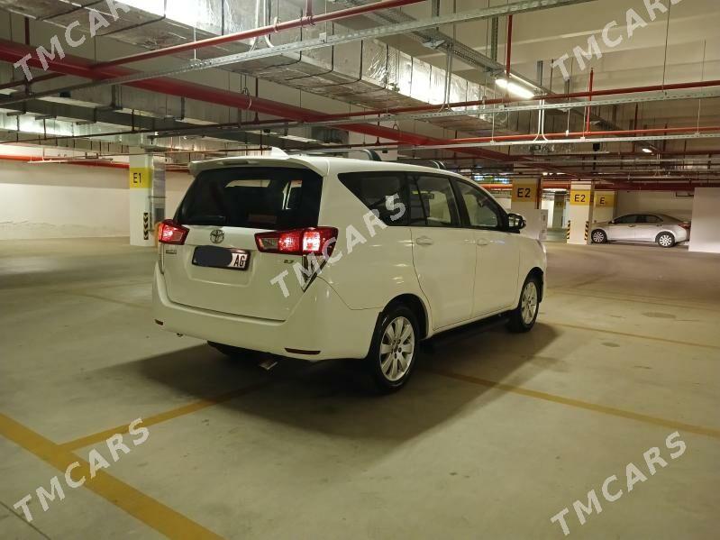 Toyota Innova 2017 - 215 000 TMT - Aşgabat - img 5