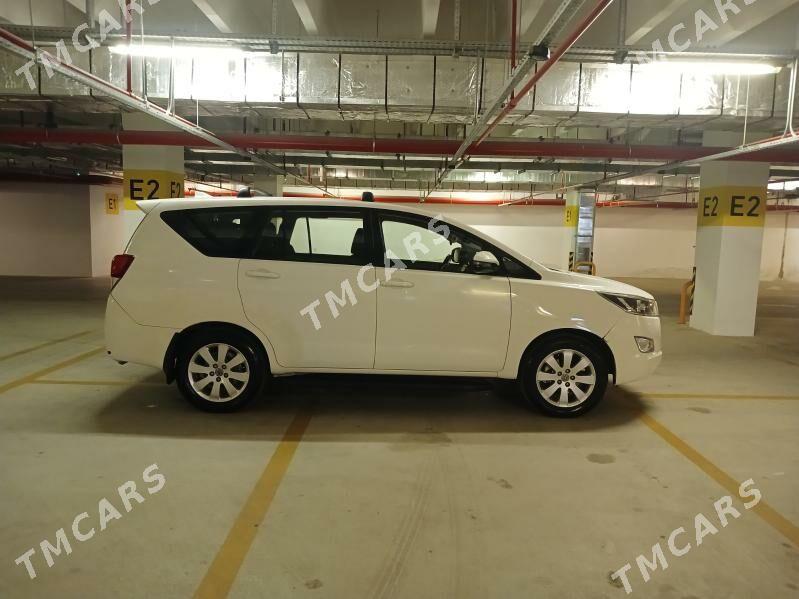 Toyota Innova 2017 - 215 000 TMT - Aşgabat - img 4