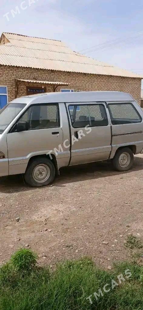 Toyota Hiace 1990 - 20 000 TMT - Серахс - img 5