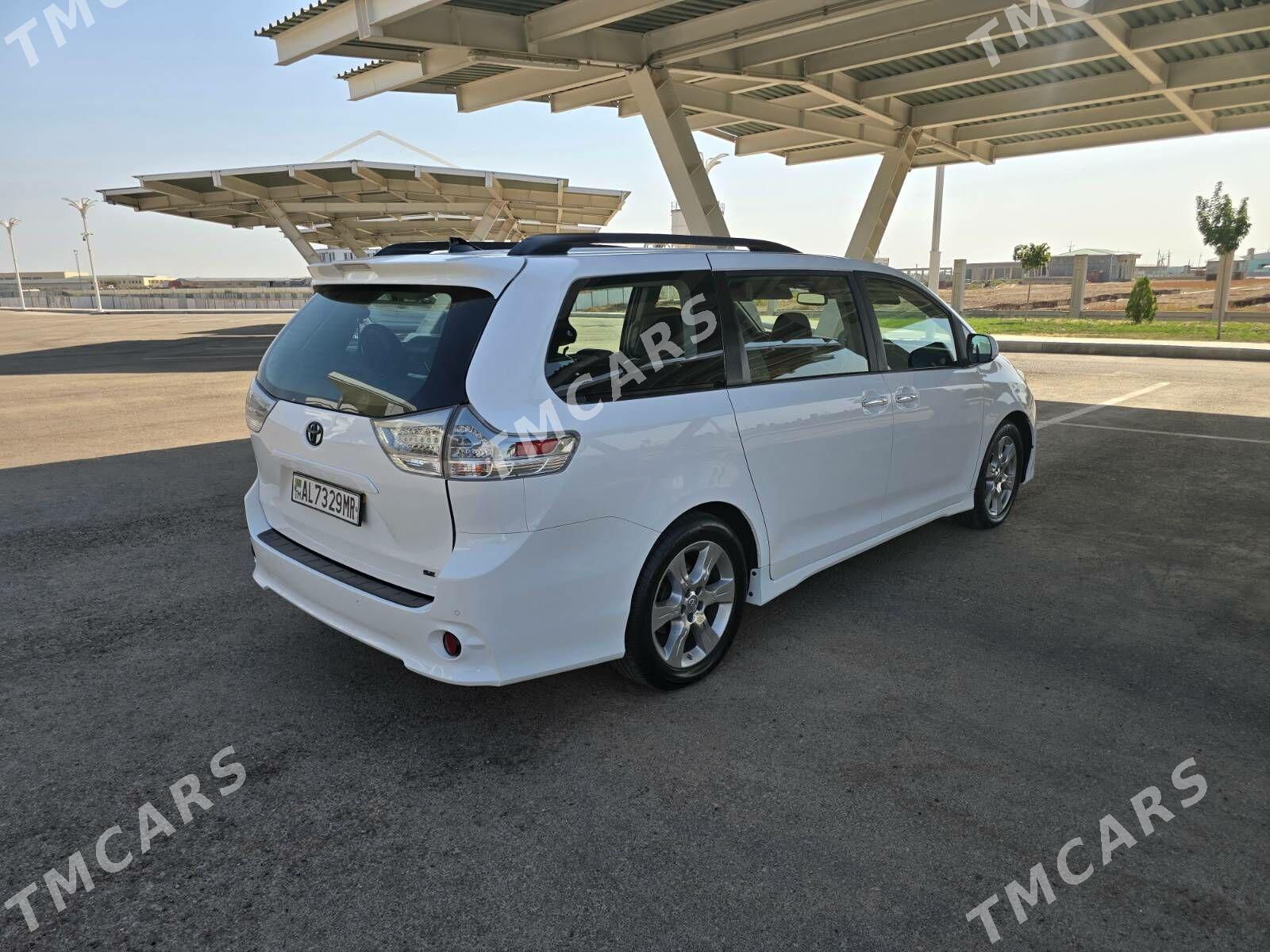 Toyota Sienna 2019 - 375 000 TMT - Мары - img 4