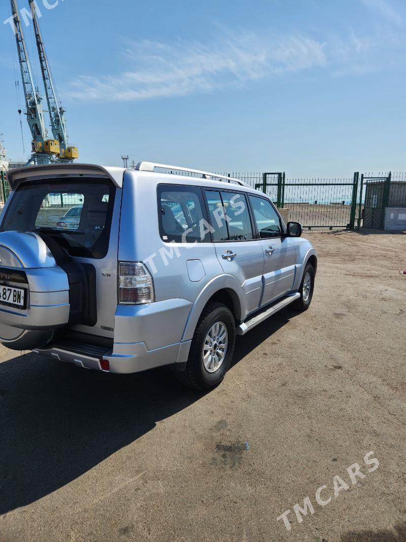 Mitsubishi Pajero 2010 - 210 000 TMT - Türkmenbaşy - img 3