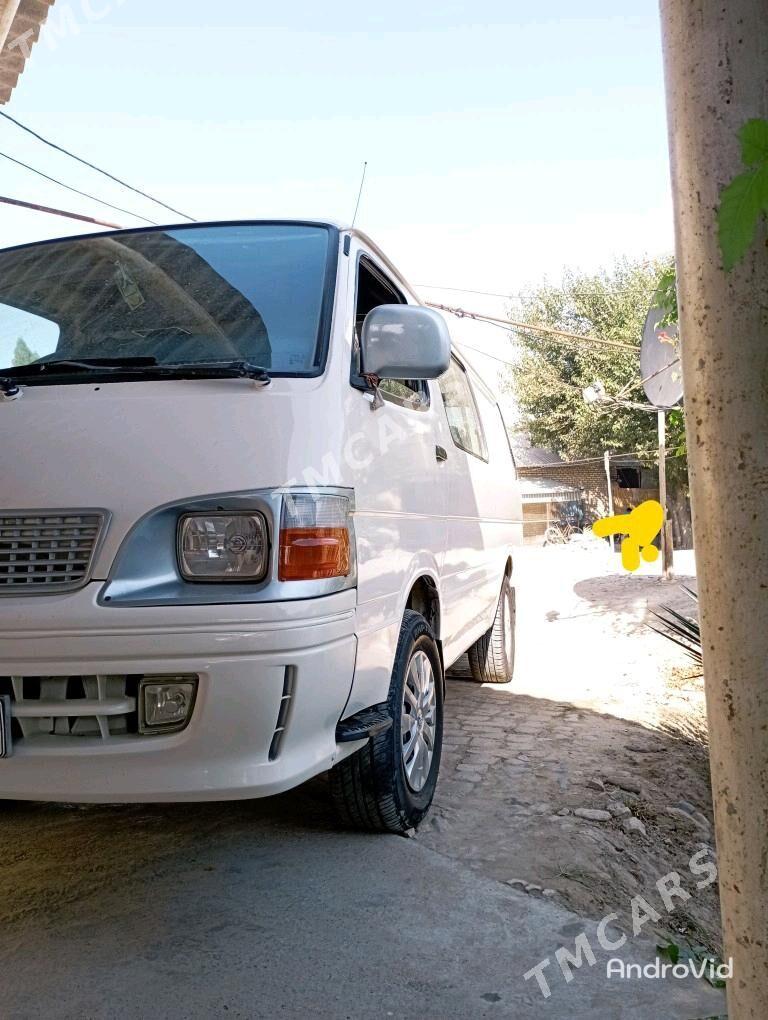 Toyota Hiace 2002 - 108 000 TMT - Sakarçäge - img 2