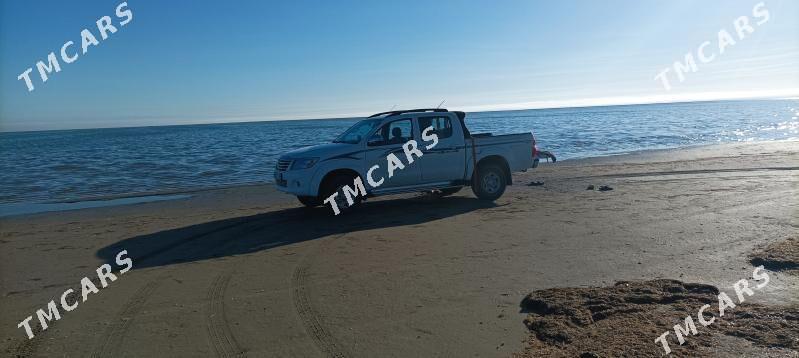 Toyota Hilux 2011 - 260 000 TMT - Хазар - img 3