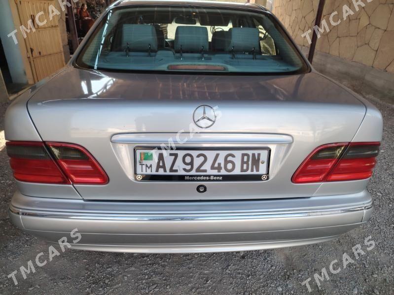 Mercedes-Benz E320 2001 - 95 000 TMT - Гумдаг - img 2