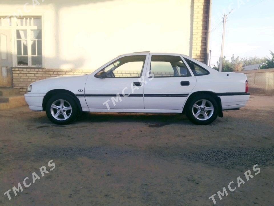 Opel Vectra 1990 - 32 000 TMT - Мары - img 4