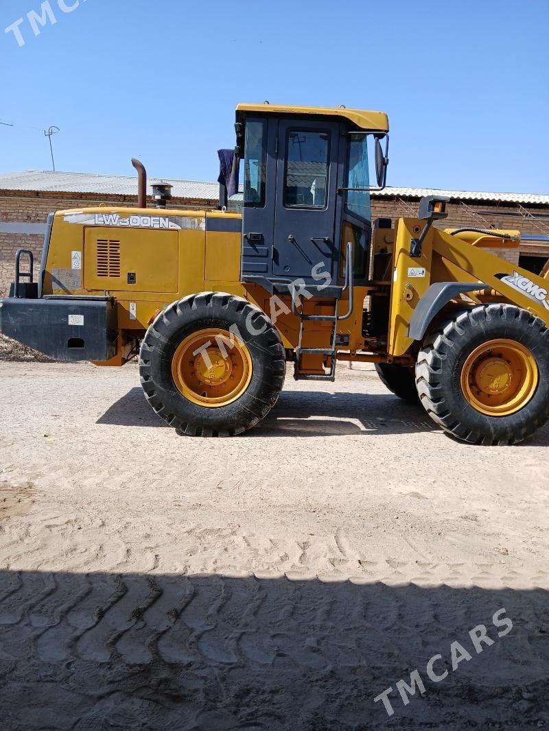 XCMG LW300F 2014 - 500 000 TMT - Сакар - img 3