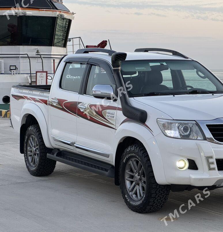 Toyota Hilux 2015 - 370 000 TMT - Туркменбаши - img 5