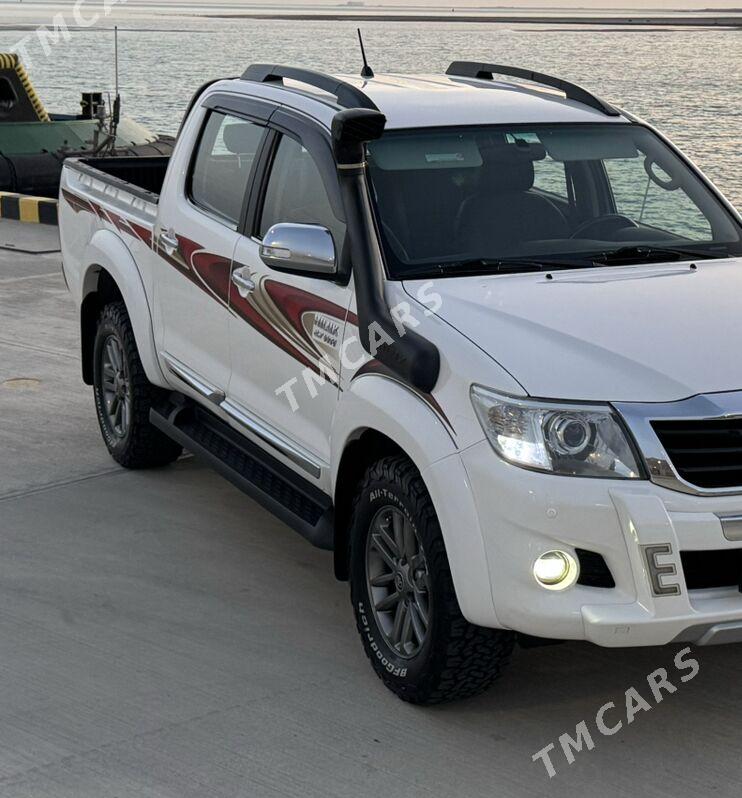 Toyota Hilux 2015 - 370 000 TMT - Türkmenbaşy - img 4