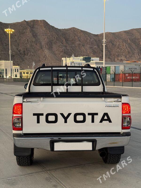 Toyota Hilux 2015 - 370 000 TMT - Türkmenbaşy - img 7