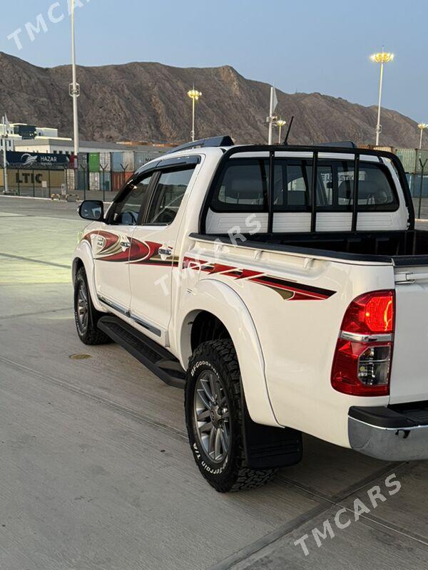 Toyota Hilux 2015 - 370 000 TMT - Türkmenbaşy - img 9