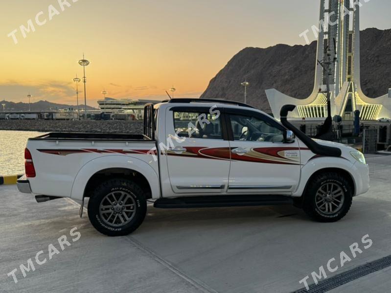 Toyota Hilux 2015 - 370 000 TMT - Türkmenbaşy - img 10