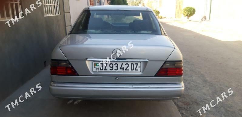 Mercedes-Benz E280 1995 - 30 000 TMT - Дашогуз - img 3