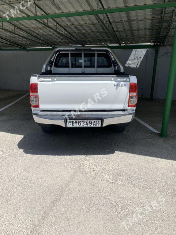 Toyota Hilux 2012 - 290 000 TMT - Ашхабад - img 2