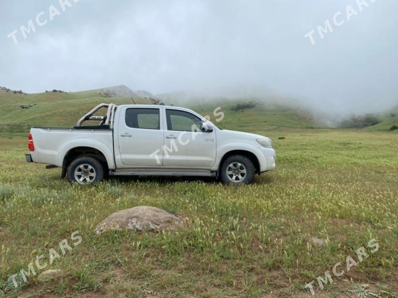 Toyota Hilux 2012 - 290 000 TMT - Ашхабад - img 3