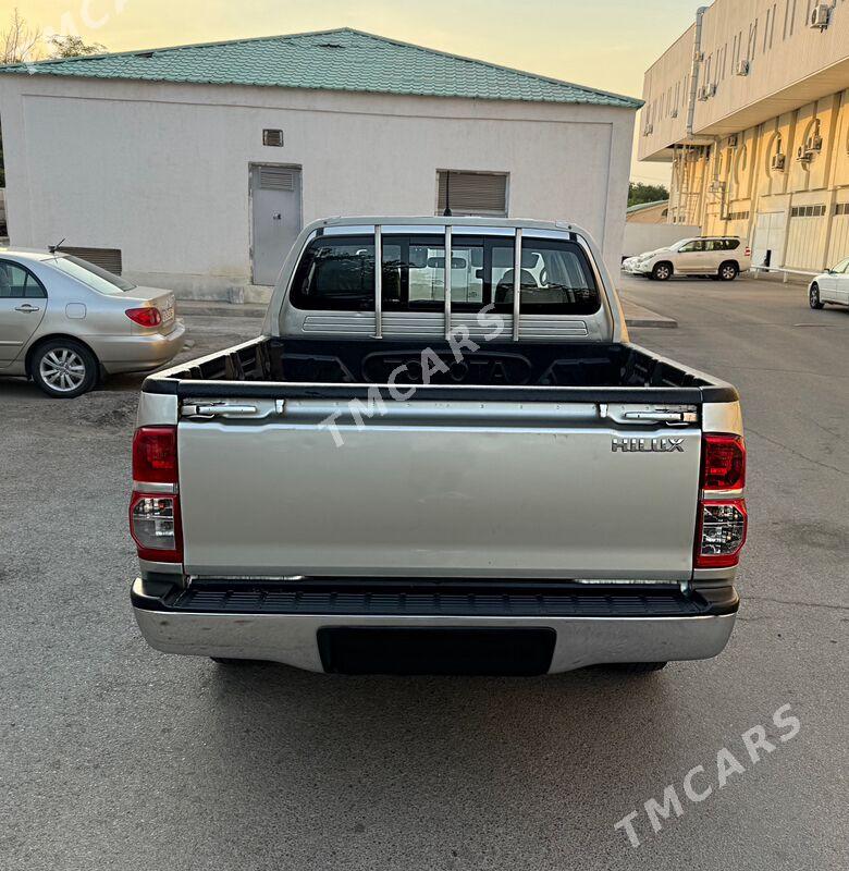 Toyota Hilux 2014 - 355 000 TMT - Ашхабад - img 8