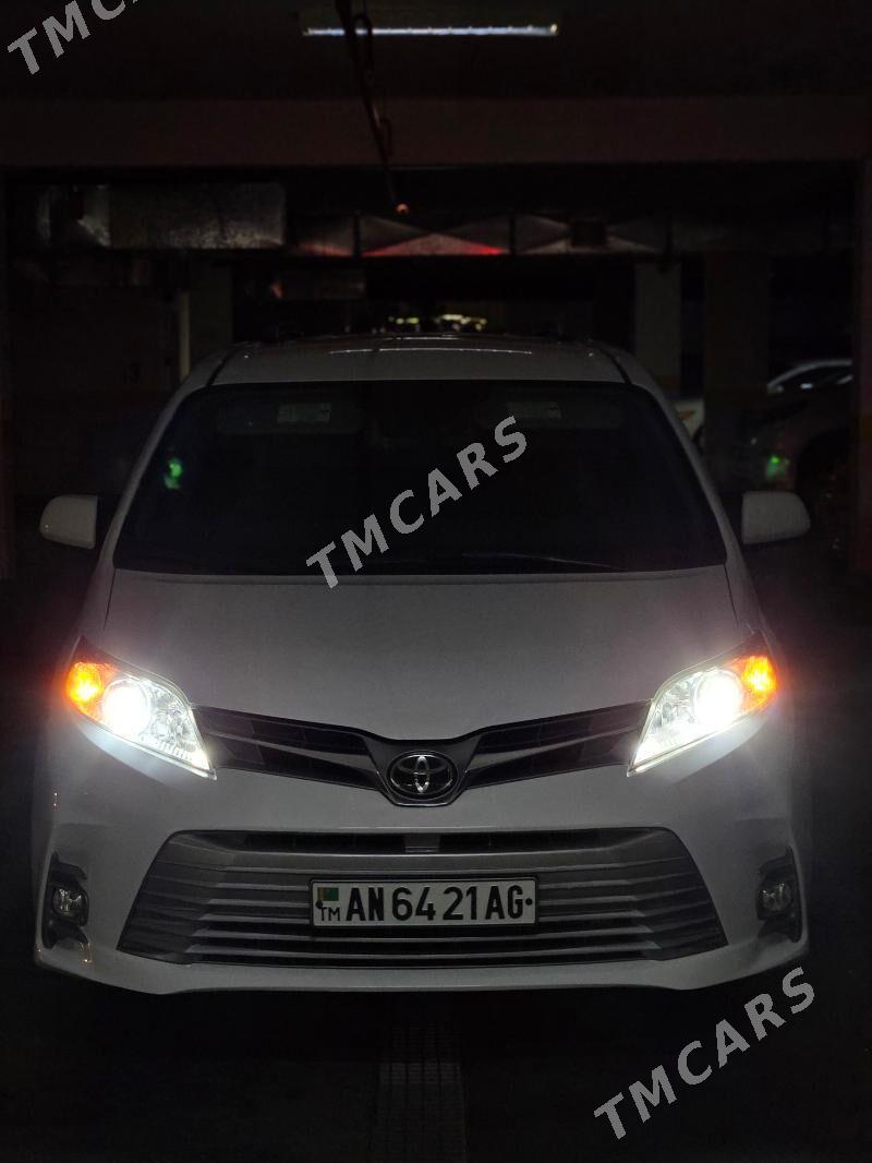 Toyota Sienna 2018 - 375 000 TMT - Aşgabat - img 6