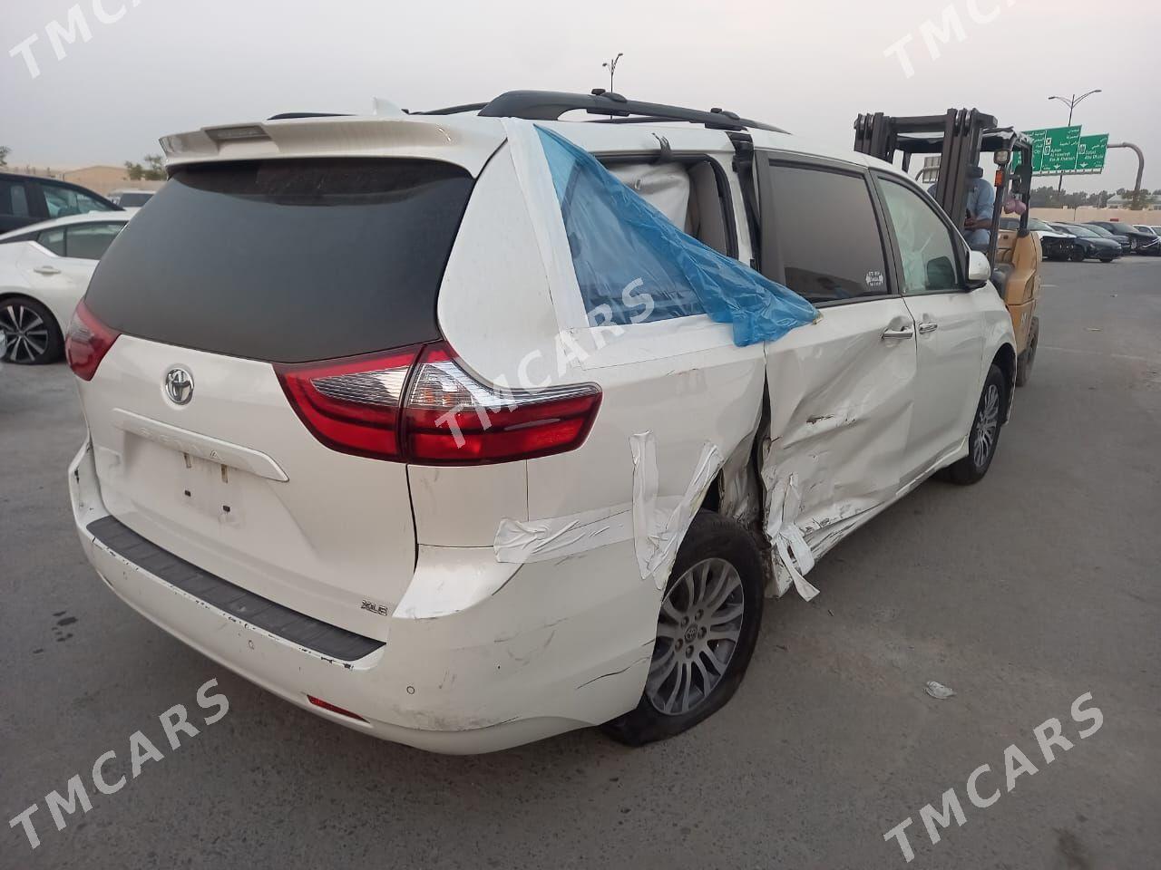 Toyota Sienna 2020 - 605 000 TMT - Aşgabat - img 10