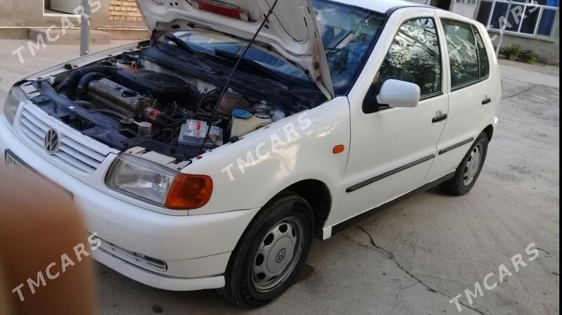 Volkswagen Polo 2000 - 25 000 TMT - Кака - img 2